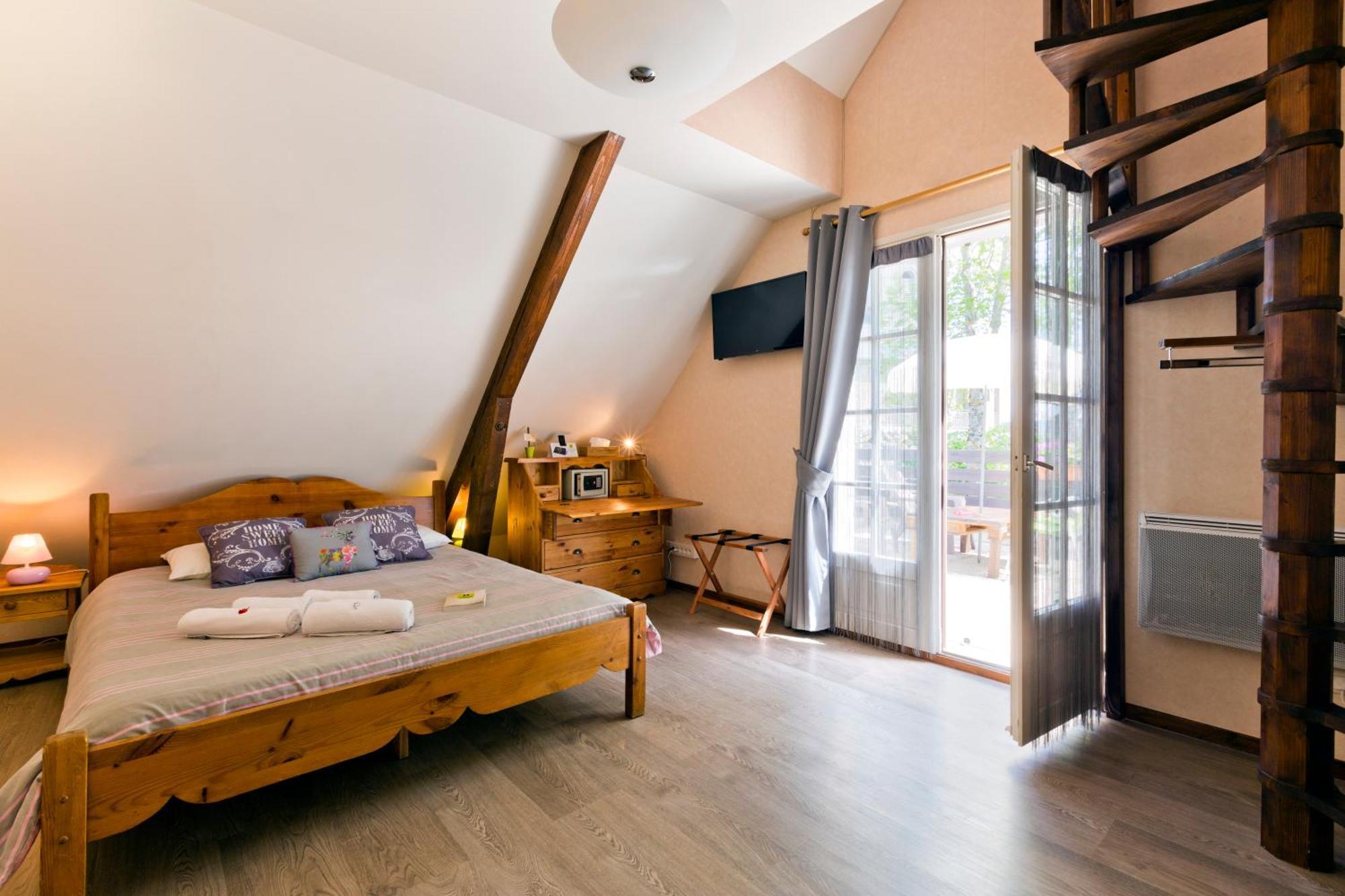 Logis Hotel Restaurant Auberge Du Bougnat Saint-Victor-la-Riviere 외부 사진